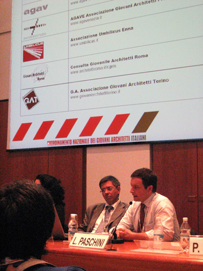 [Luca Paschini e Andrew Boffa di GiArch al XXIII Congresso UIA di Torino]
